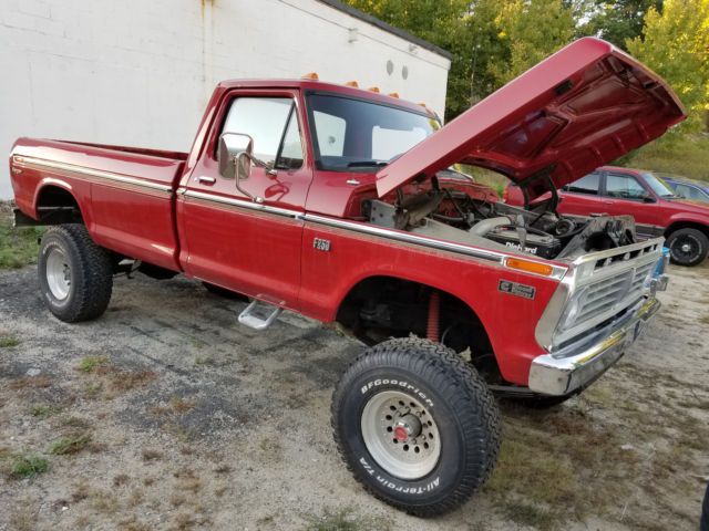1974 Red Ford F-250