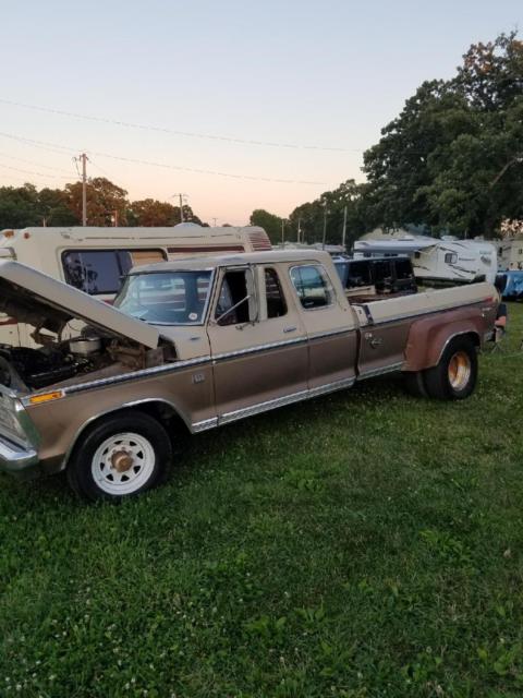 1974 Black Ford F-250 Extended Cab Pickup