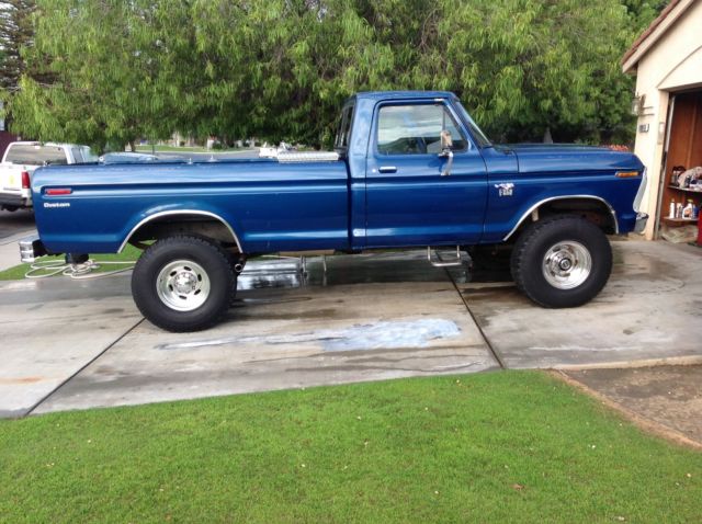 1974 Blue Ford F-250