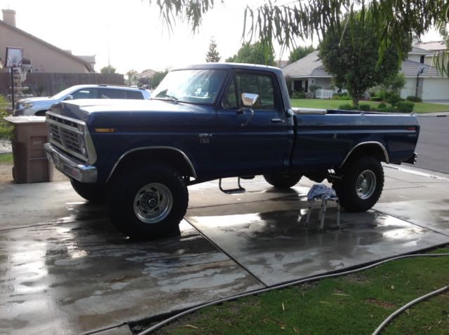 1974 Blue Ford F-250