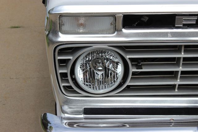 1974 White Ford F-100 Pickup