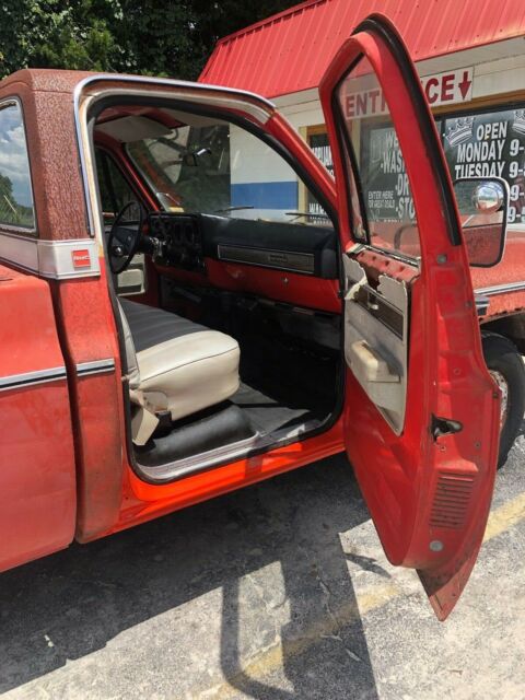 1974 Orange Chevrolet C/K Pickup 2500