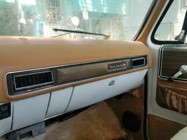 1974 White GMC Sierra 1500 Standard Cab Pickup