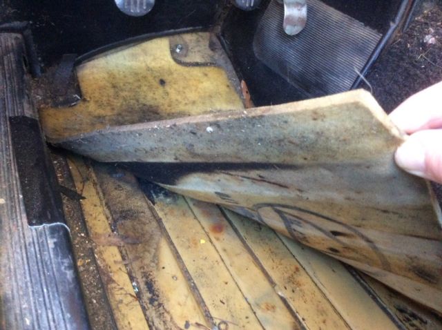 1974 Gold MG MGB Convertible