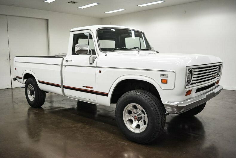 1974 White International 200 Pickup Truck
