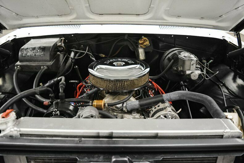 1974 White International 200 Pickup Truck