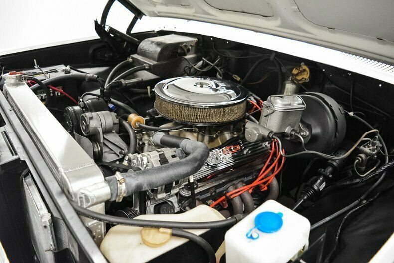 1974 White International 200 Pickup Truck