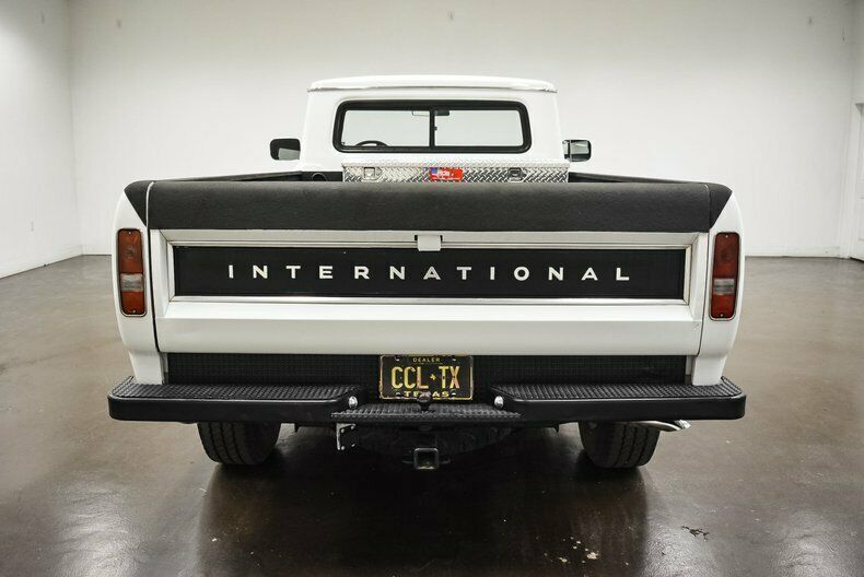 1974 White International 200 Pickup Truck