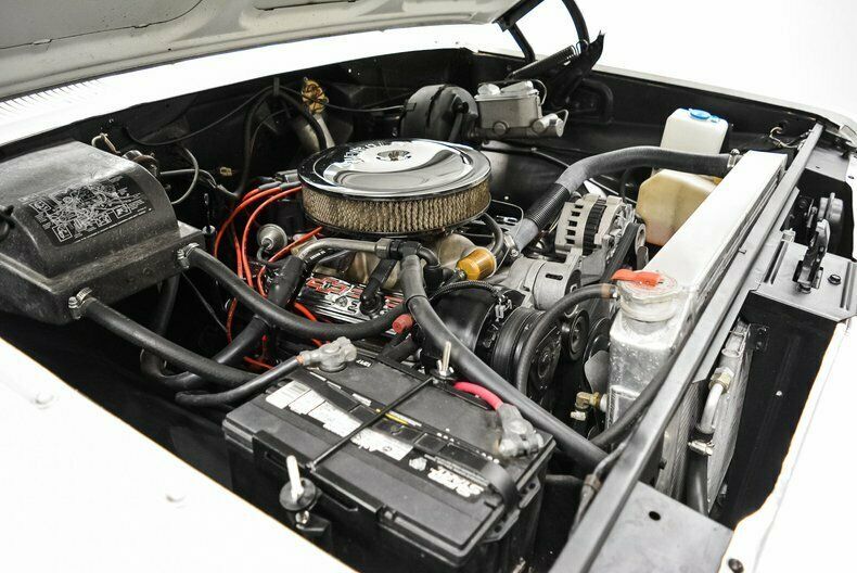 1974 White International 200 Pickup Truck