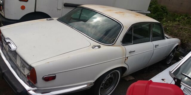 1974 White Jaguar XJ Sedan