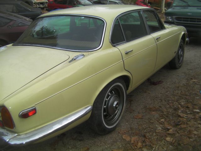 1975 primrose Jaguar XJ