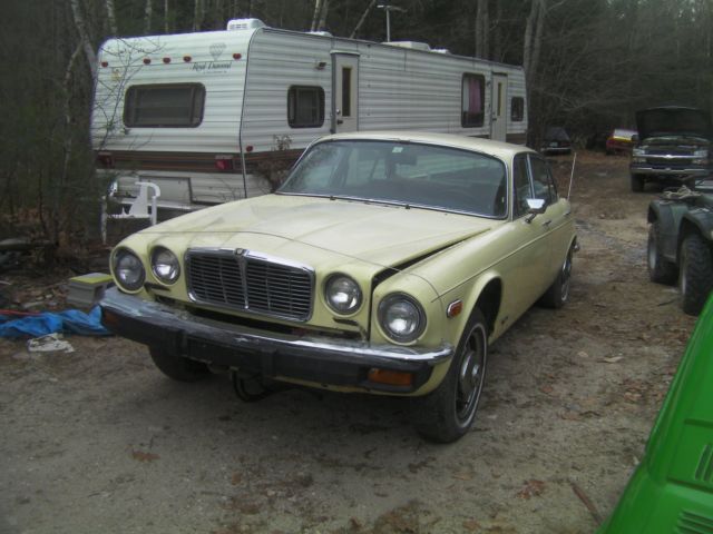 1975 primrose Jaguar XJ