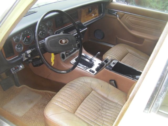 1975 primrose Jaguar XJ