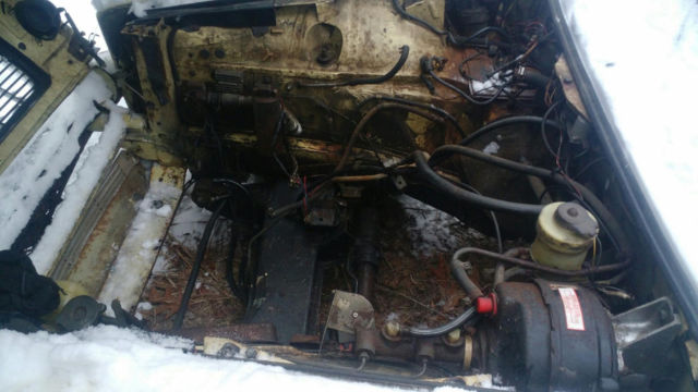 1975 primrose Jaguar XJ