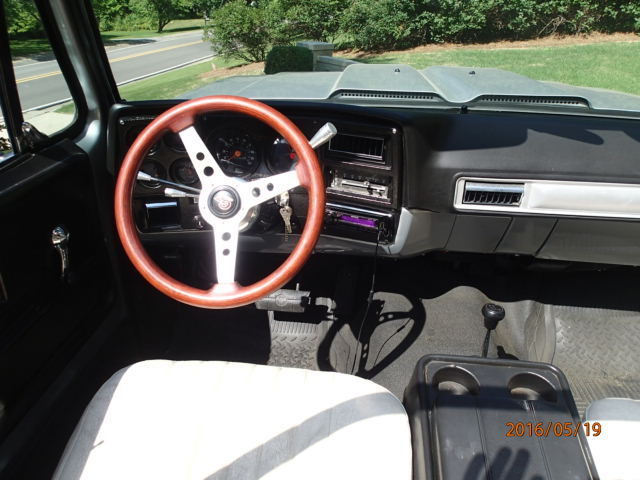 1974 Silver Chevrolet Blazer