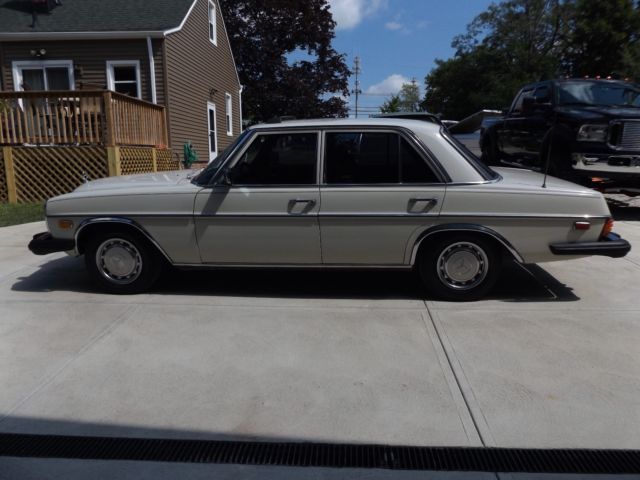 1974 Tan Mercedes-Benz 200-Series Sedan