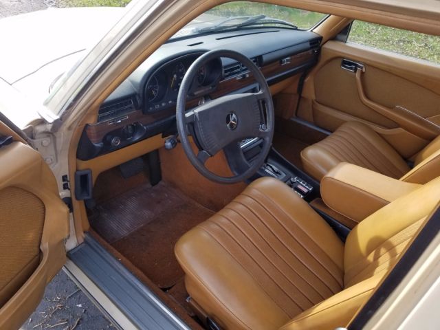 1974 Beige Mercedes-Benz 400-Series Sedan