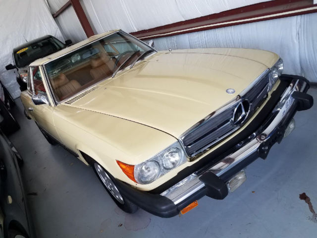 1974 Yellow Mercedes-Benz SL-Class Convertible
