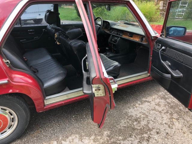 1975 Maroon Mercedes-Benz 300-Series