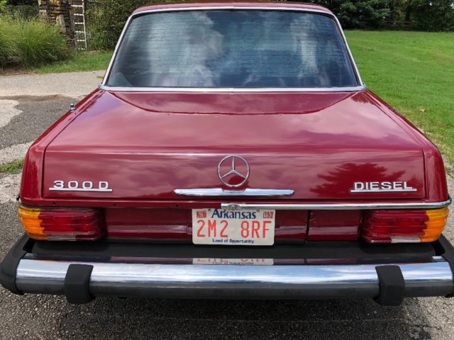 1975 Maroon Mercedes-Benz 300-Series