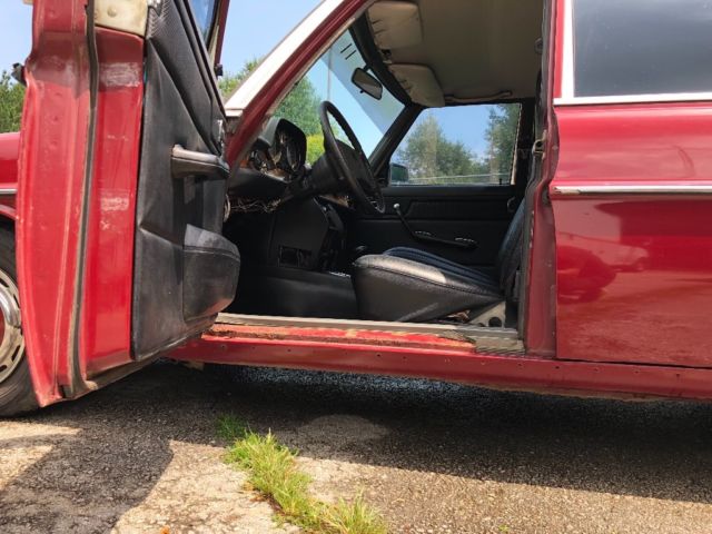 1975 Maroon Mercedes-Benz 300-Series