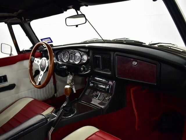 1974 Red MG MGB --