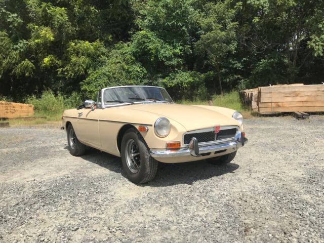 1974 Tan MG MGB Convertible