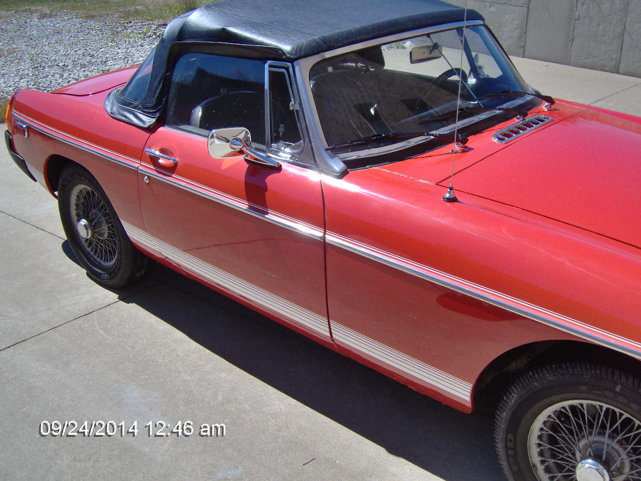 1974 Red MG MGB roadster