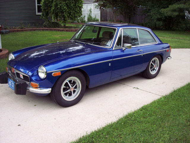 1974 BLUE MG MGB HARDTOP