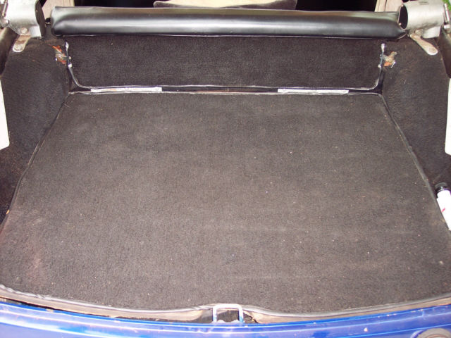 1974 BLUE MG MGB HARDTOP