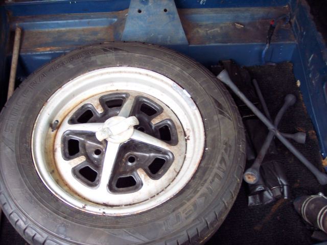 1974 BLUE MG MGB HARDTOP