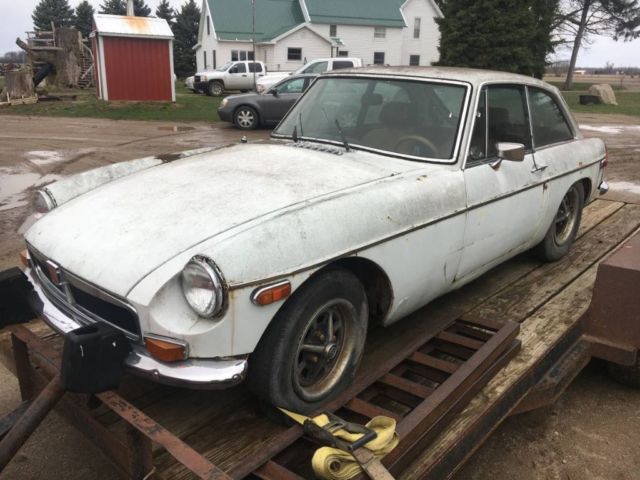1974 White MG MGB Coupe