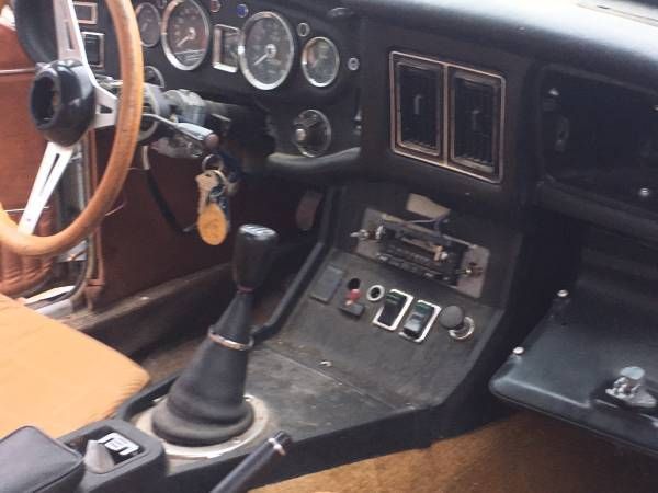 1974 White MG MGB Coupe