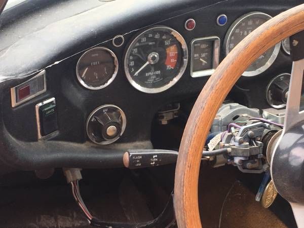 1974 White MG MGB Coupe