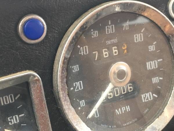 1974 White MG MGB Coupe