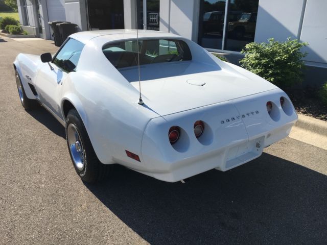 1974 White Chevrolet Corvette T -Top