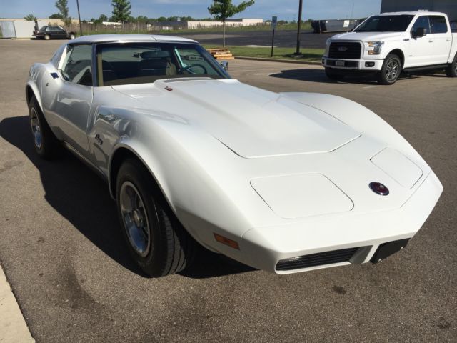 1974 White Chevrolet Corvette T -Top