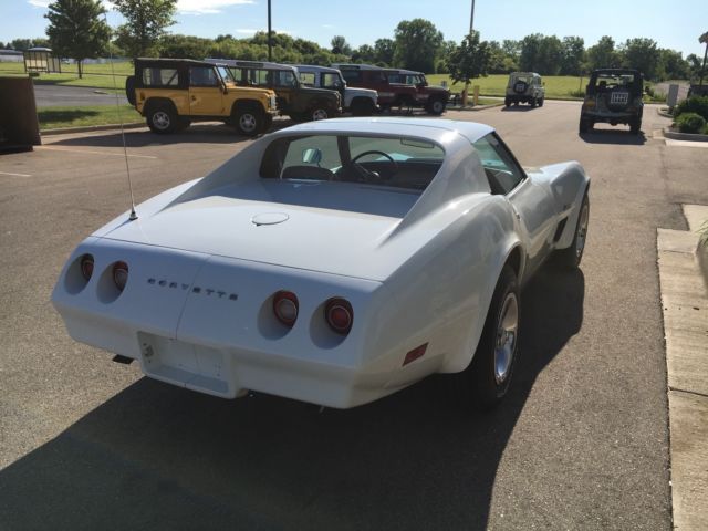 1974 White Chevrolet Corvette T -Top