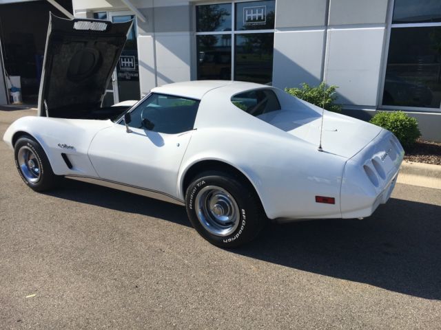 1974 White Chevrolet Corvette T -Top