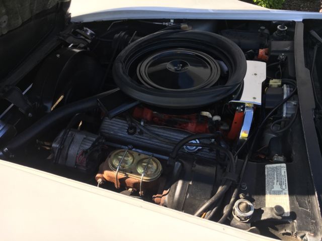 1974 White Chevrolet Corvette T -Top