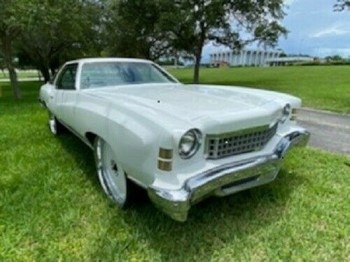 1974 White Chevrolet Monte Carlo Coupe