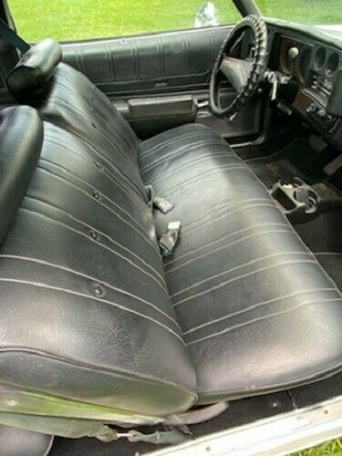 1974 White Chevrolet Monte Carlo Coupe