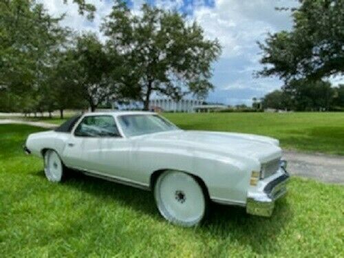 1974 White Chevrolet Monte Carlo Coupe