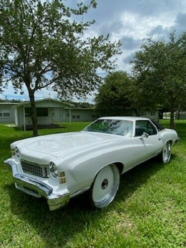 1974 White Chevrolet Monte Carlo Coupe