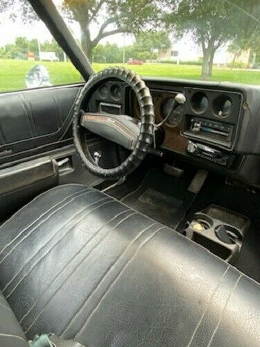 1974 White Chevrolet Monte Carlo Coupe