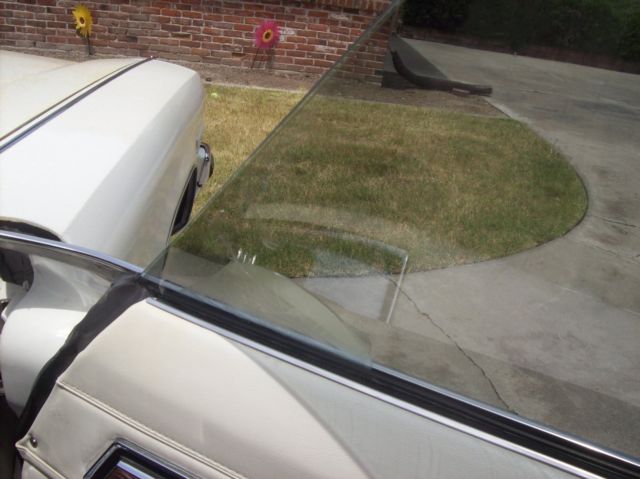 1974 White Oldsmobile Ninety-Eight Sedan