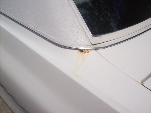 1974 White Oldsmobile Ninety-Eight Sedan