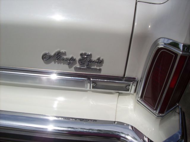 1974 White Oldsmobile Ninety-Eight Sedan