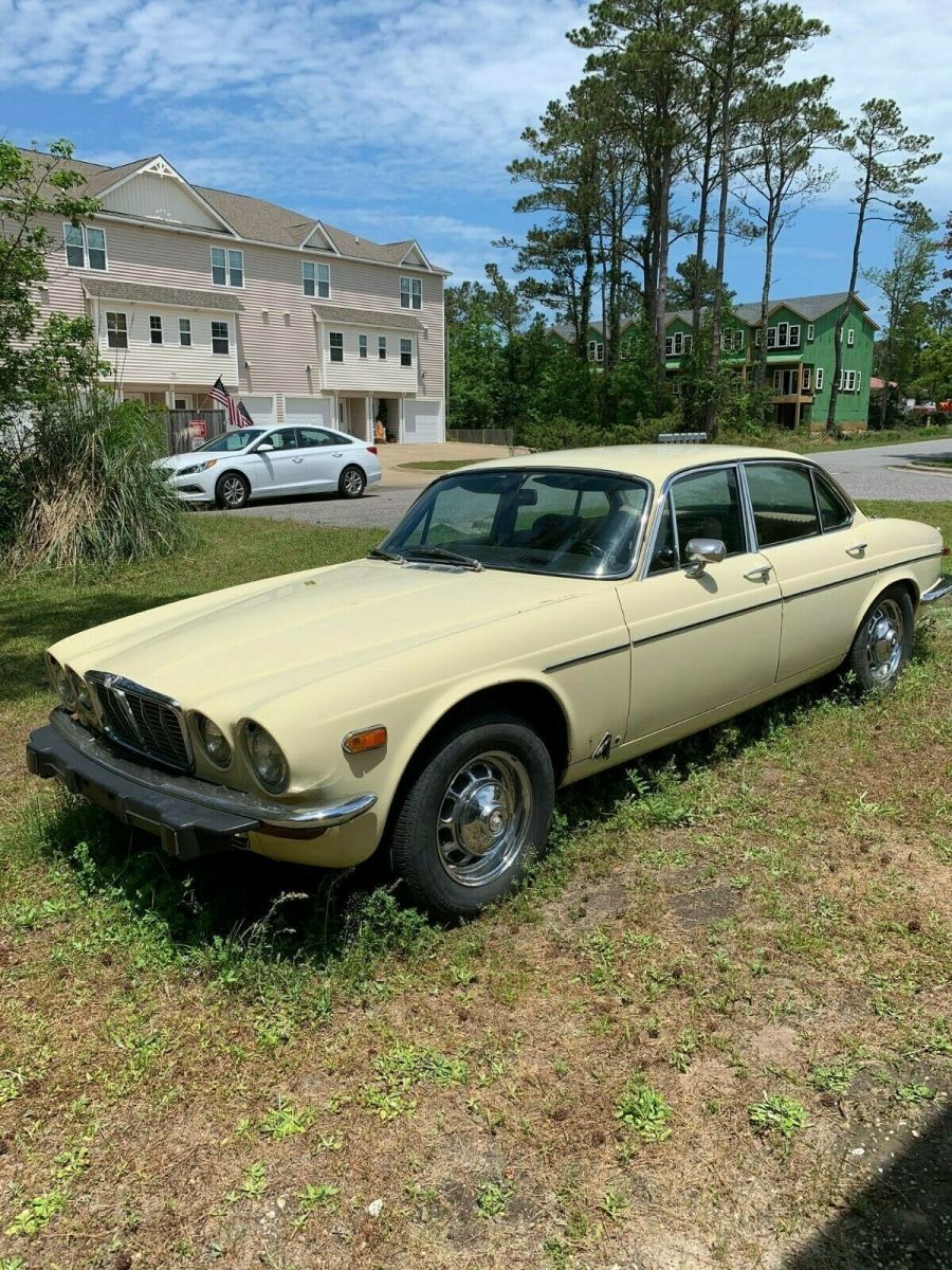 1974 Jaguar XJ6 Sedan