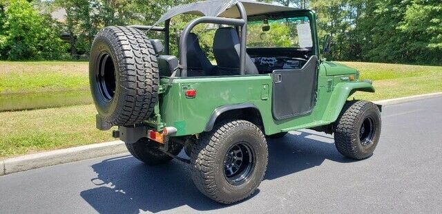 1974 Green Toyota Land Cruiser SUV
